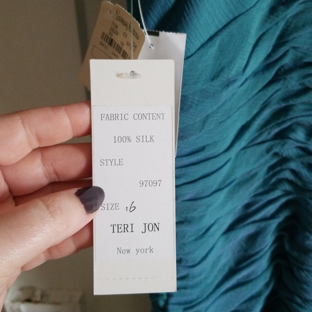 Terri Jon dress - Picture 8 of 8